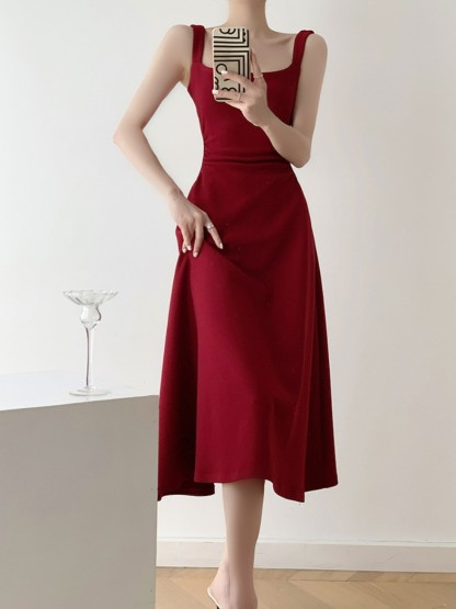 Nashla Square Neck Fit & Flare Dress -The Black Bow-