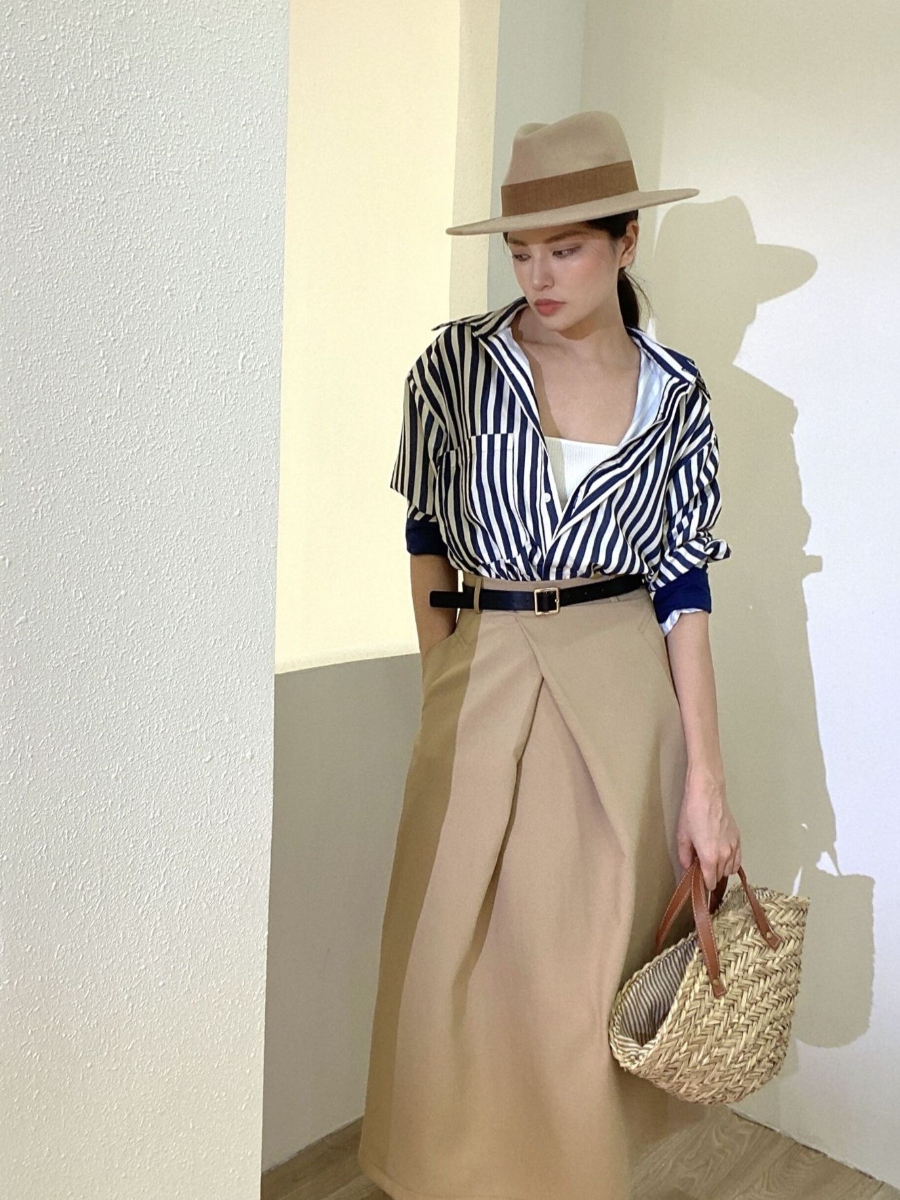 Cathrynna English High Waisted A-Line Skirt (With Belt)-The Black Bow-