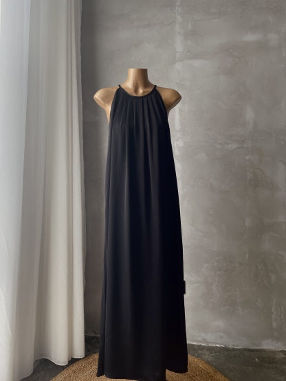 Gervaise Halter Neck Pleated Maxi Dress (Discounted-Free Size)-The Black Bow-