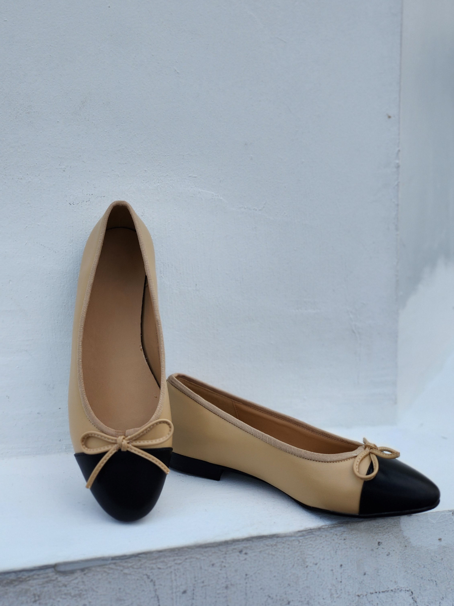 Le Classic Ballerina-The Black Bow-
