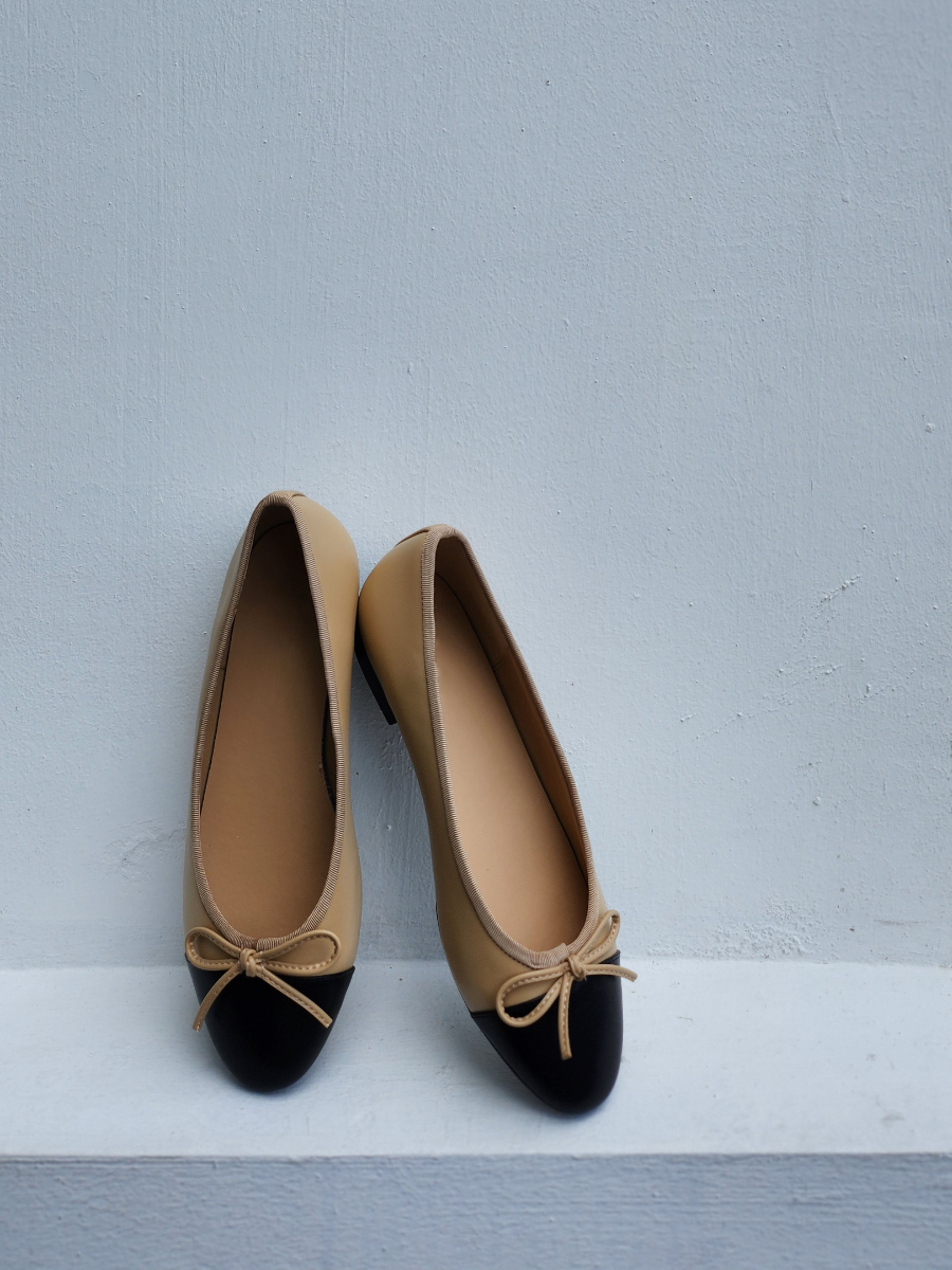 Le Classic Ballerina-The Black Bow-