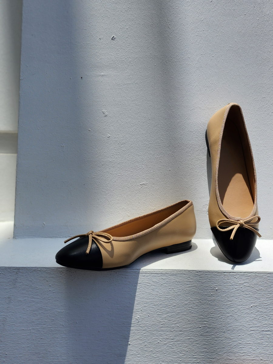 Le Classic Ballerina-The Black Bow-