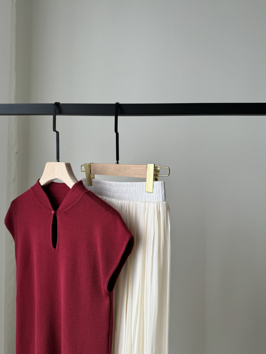 Yi Zhi Oriental Collar Knit Top-The Black Bow-