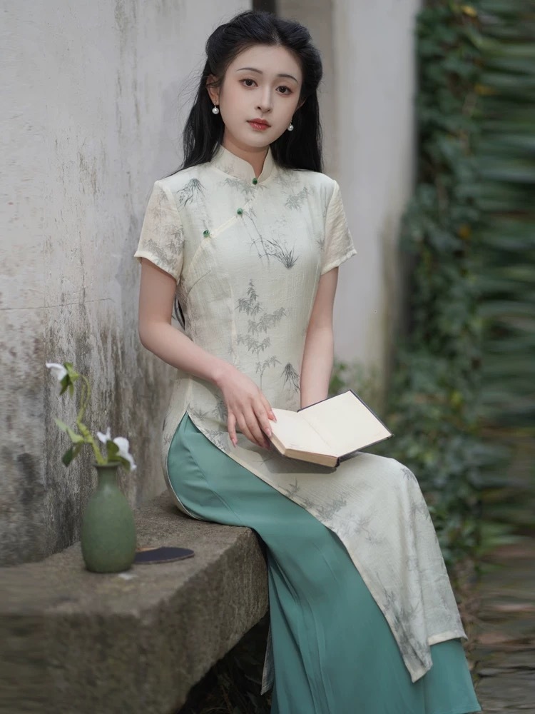 Ya Hui Ao Dai Cheongsam-The Black Bow-