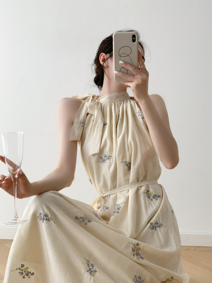 Lan Hua Halter Neck Maxi Dress With Tie-The Black Bow-