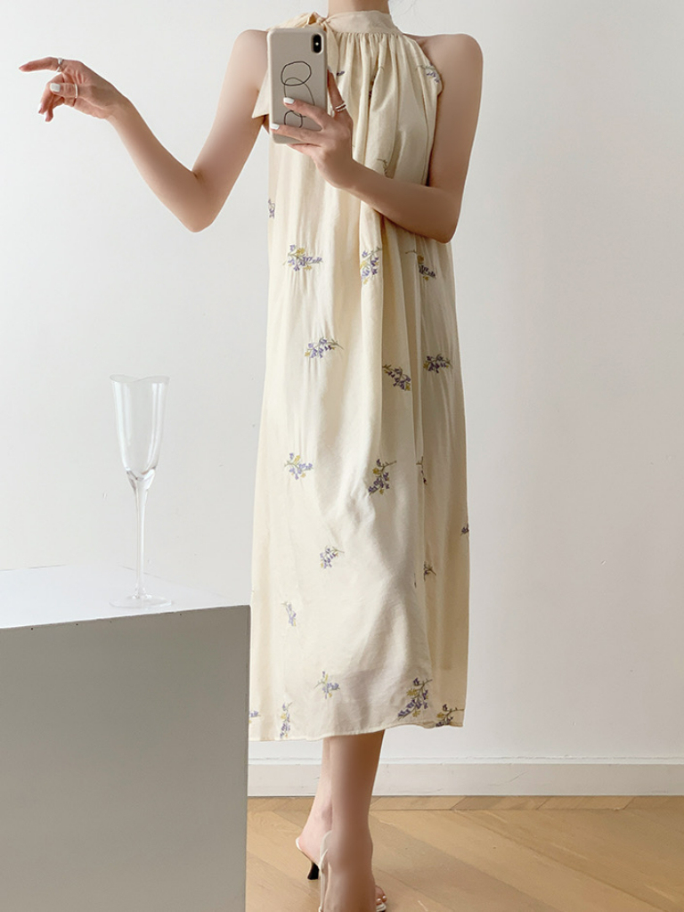 Lan Hua Halter Neck Maxi Dress With Tie-The Black Bow-