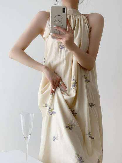 Lan Hua Halter Neck Maxi Dress With Tie-The Black Bow-