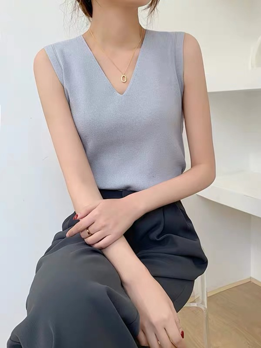 Olivia Sleeveless Knit Top-The Black Bow-