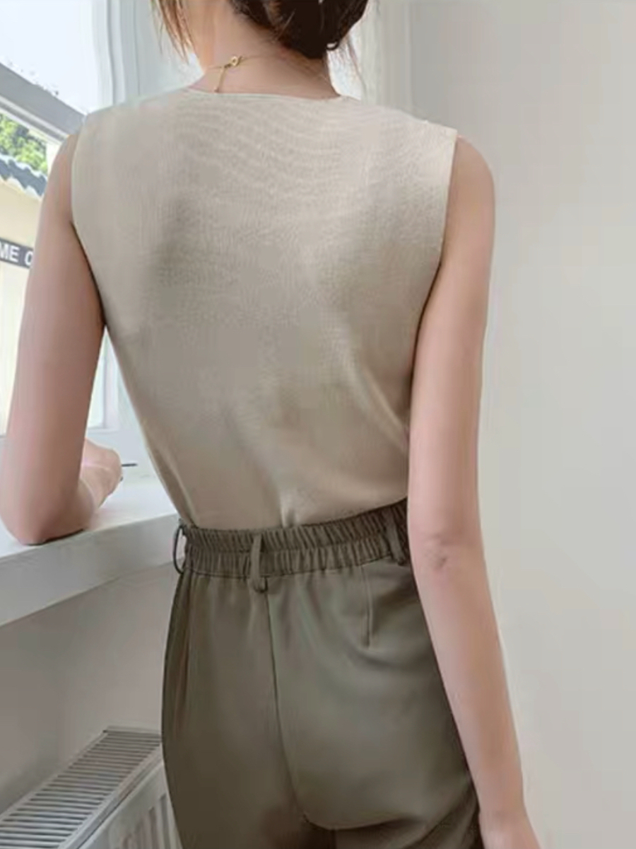 Olivia Sleeveless Knit Top-The Black Bow-