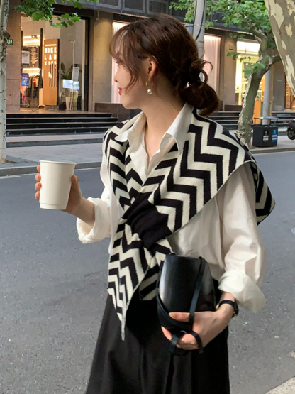 Wendy Zigzag Pattern Knit Shawl-The Black Bow-