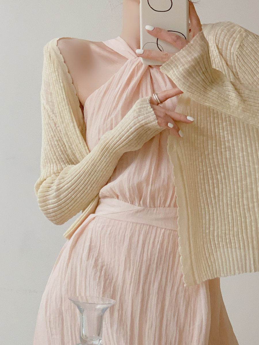 Yi Yi Cardigan-The Black Bow-