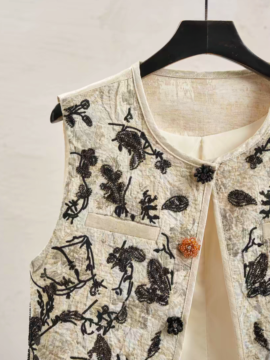 Hei Er Beaded Oriental Vest with Shoulder Padding-The Black Bow-