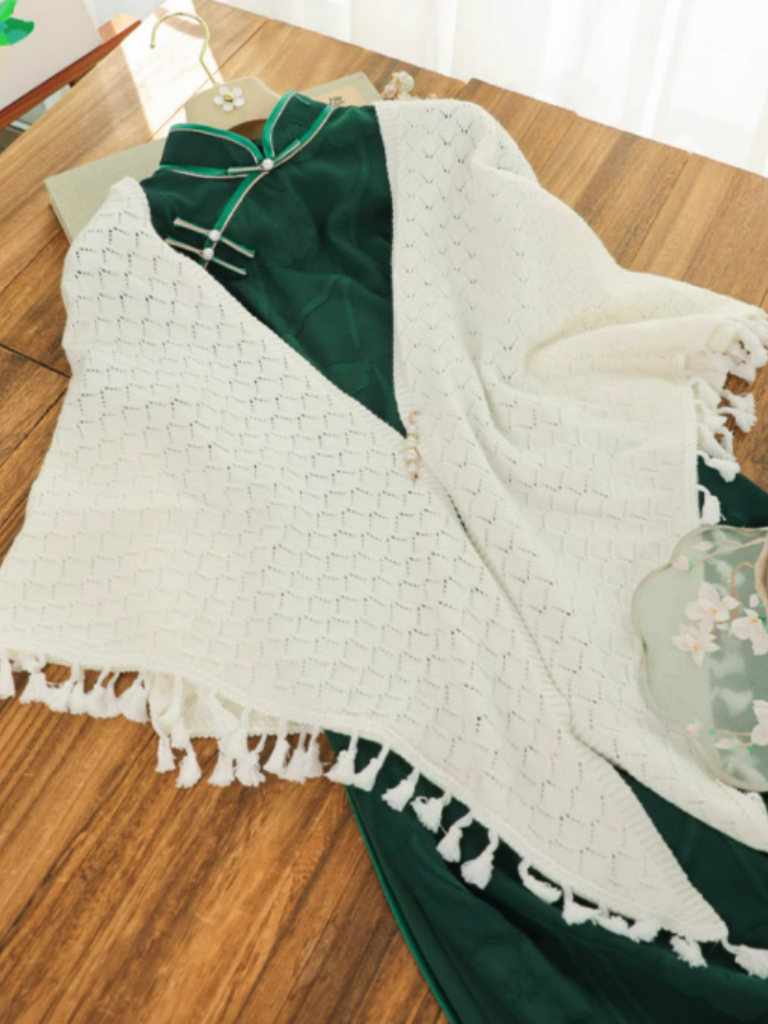 Shui Xian Oriental Tassel Shawl-The Black Bow-