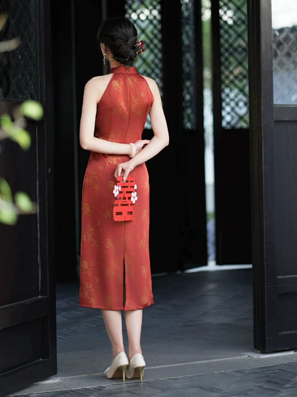 Yun Ben Floral Halter Cheongsam
