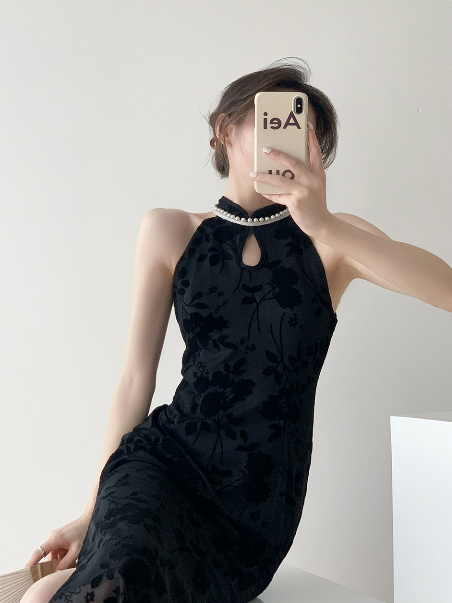 Meng Lu Pearl Embellished Jacquard Cheongsam-The Black Bow-