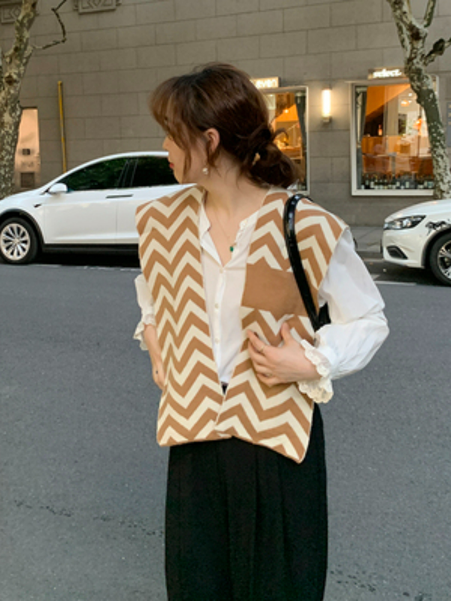 Wendy Zigzag Pattern Knit Shawl-The Black Bow-