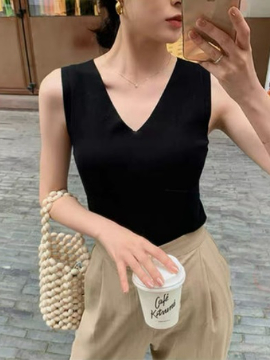 Olivia Sleeveless Knit Top-The Black Bow-