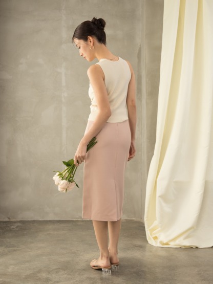 Gillette Back Slit OL Skirt (Discounted-S, M, L size)-The Black Bow-
