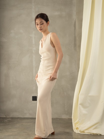 Gaspard V-Neck Maxi Dress (Discounted-Free Size)-The Black Bow-