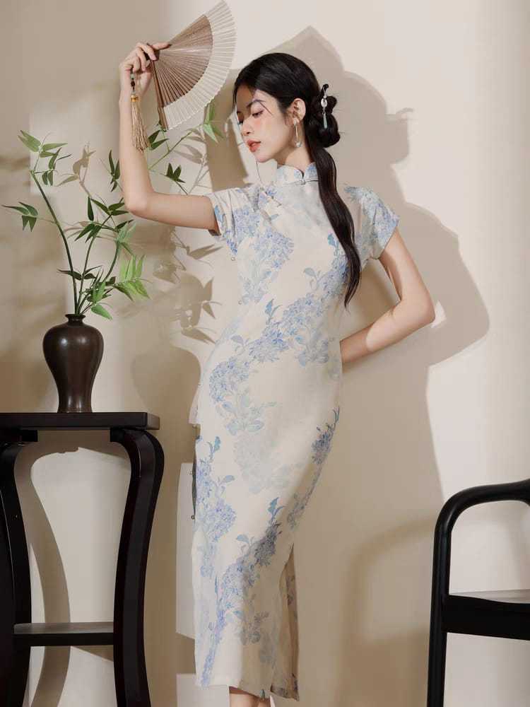 Yan Yin Full Placket Blue Floral Cheongsam-The Black Bow-