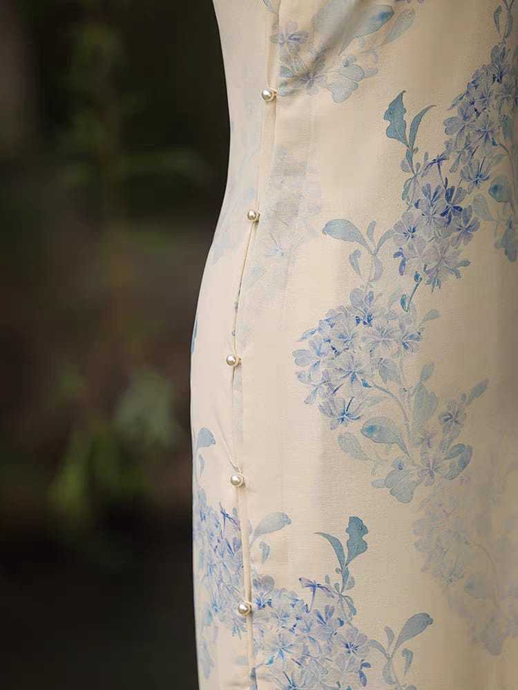 Yan Yin Full Placket Blue Floral Cheongsam-The Black Bow-