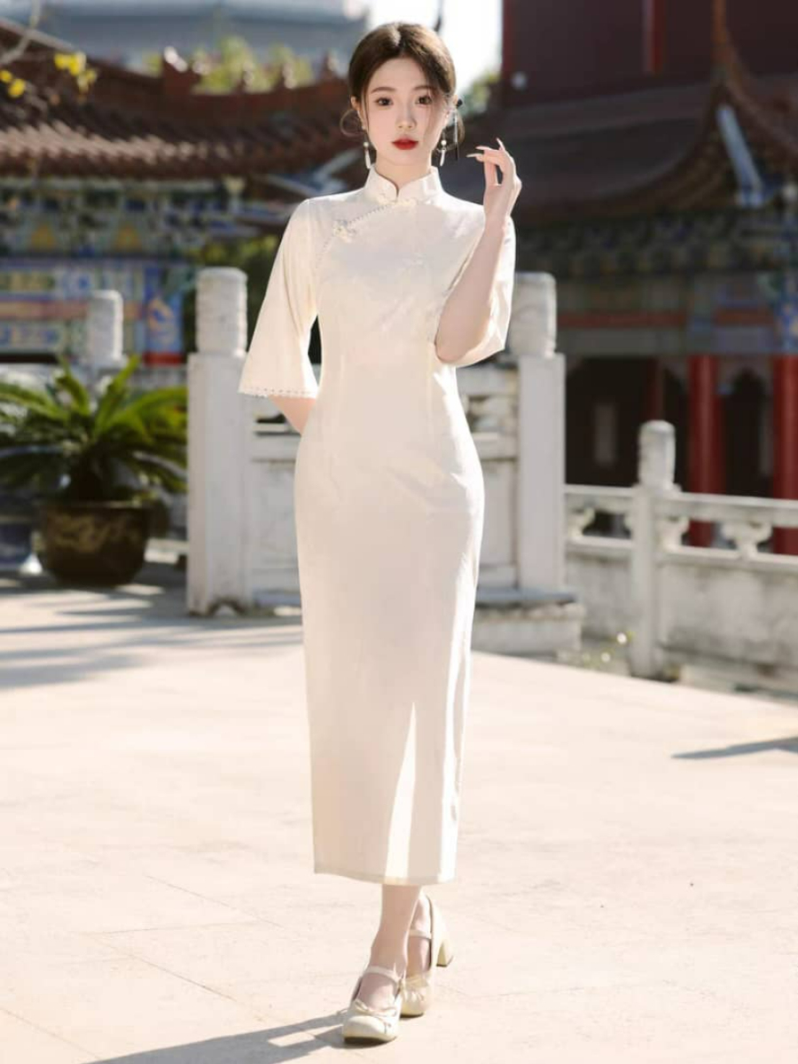 Ya Bei Mid Sleeve Lacey Cheongsam-The Black Bow-