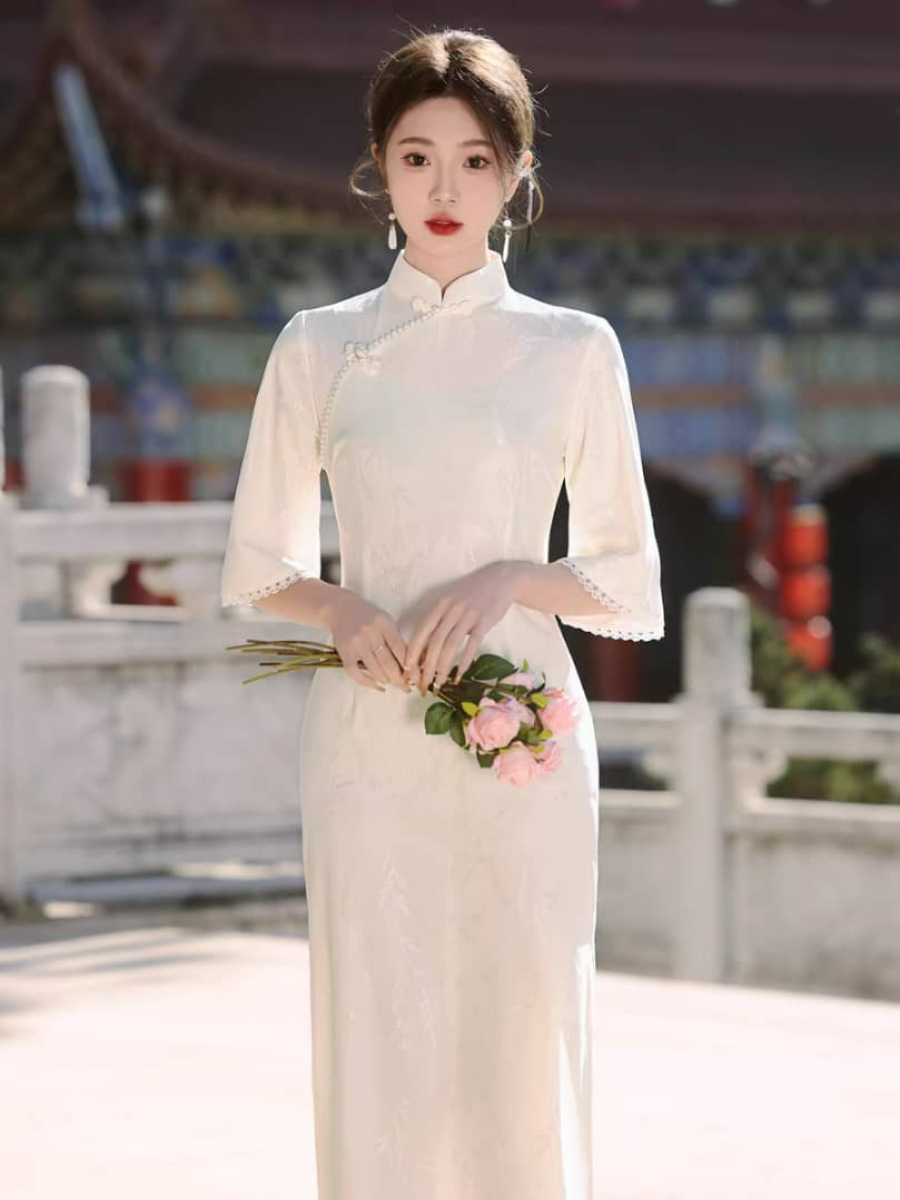 Ya Bei Mid Sleeve Lacey Cheongsam-The Black Bow-