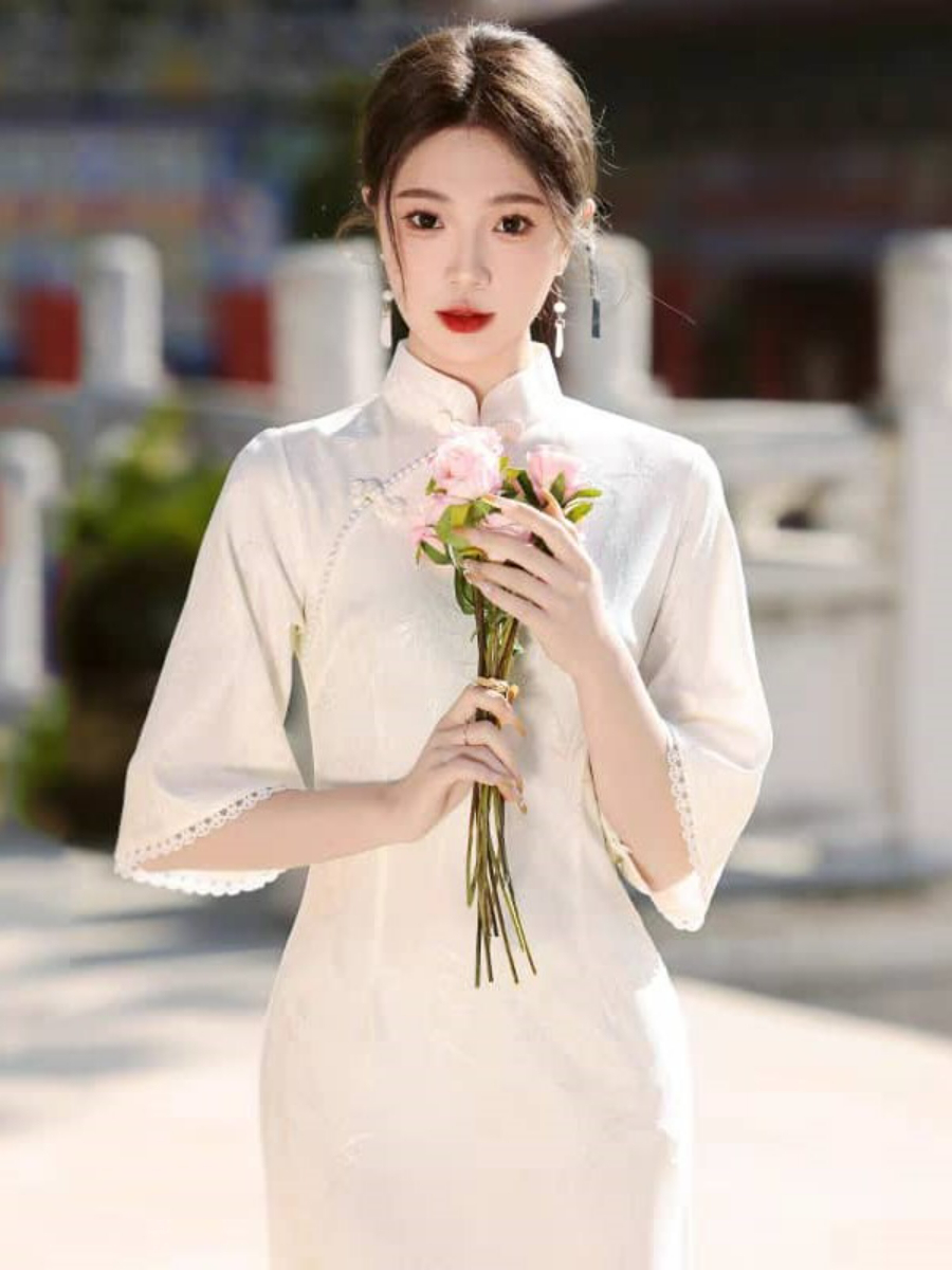 Ya Bei Mid Sleeve Lacey Cheongsam-The Black Bow-