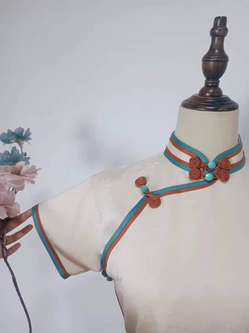 Ya He Full Placket Jacquard Cheongsam-The Black Bow-