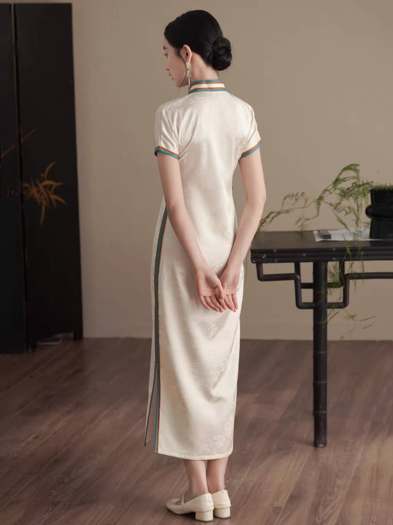 Ya He Full Placket Jacquard Cheongsam-The Black Bow-