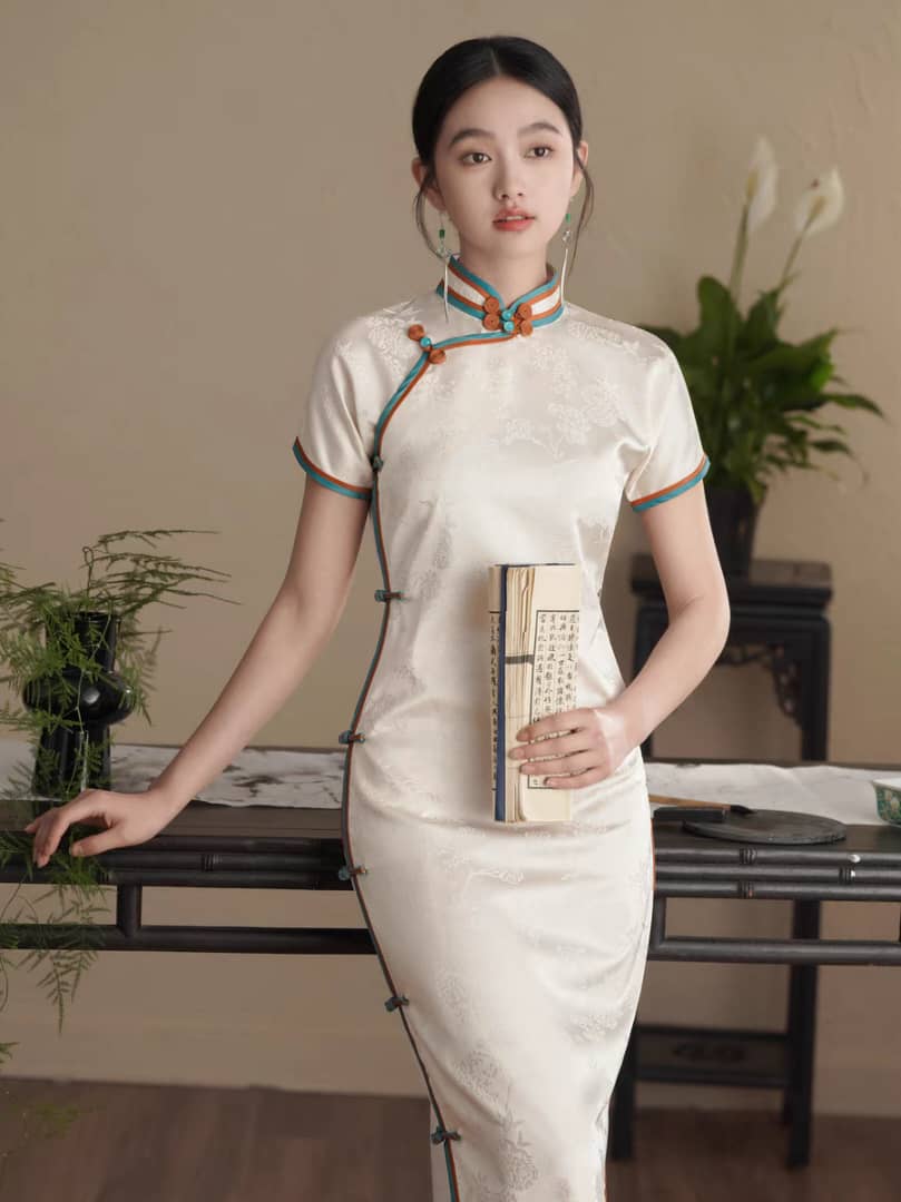 Ya He Full Placket Jacquard Cheongsam-The Black Bow-