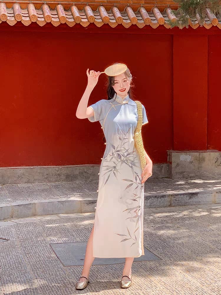 Ya Huang Full Placket Pankou Gradient Cheongsam-The Black Bow-