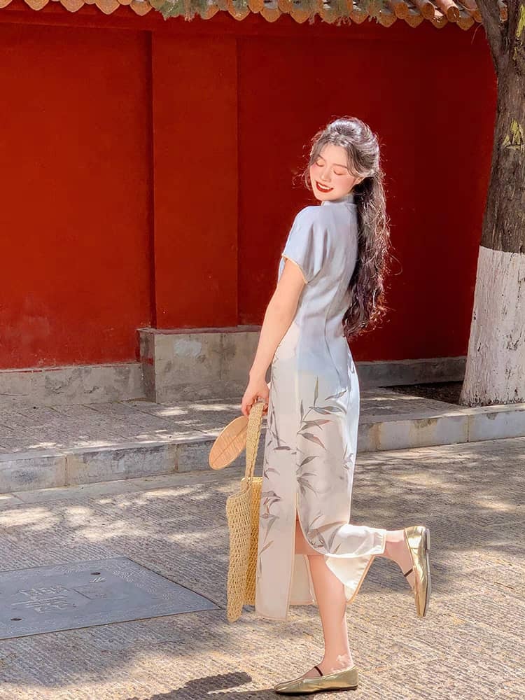 Ya Huang Full Placket Pankou Gradient Cheongsam-The Black Bow-