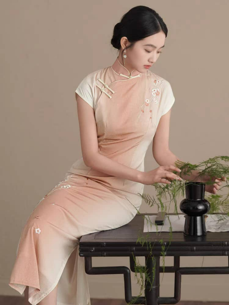 Ya Fen Cap Sleeve Cheongsam-The Black Bow-