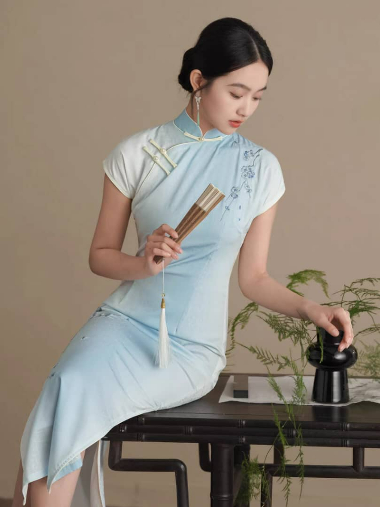 Ya Fen Cap Sleeve Cheongsam-The Black Bow-