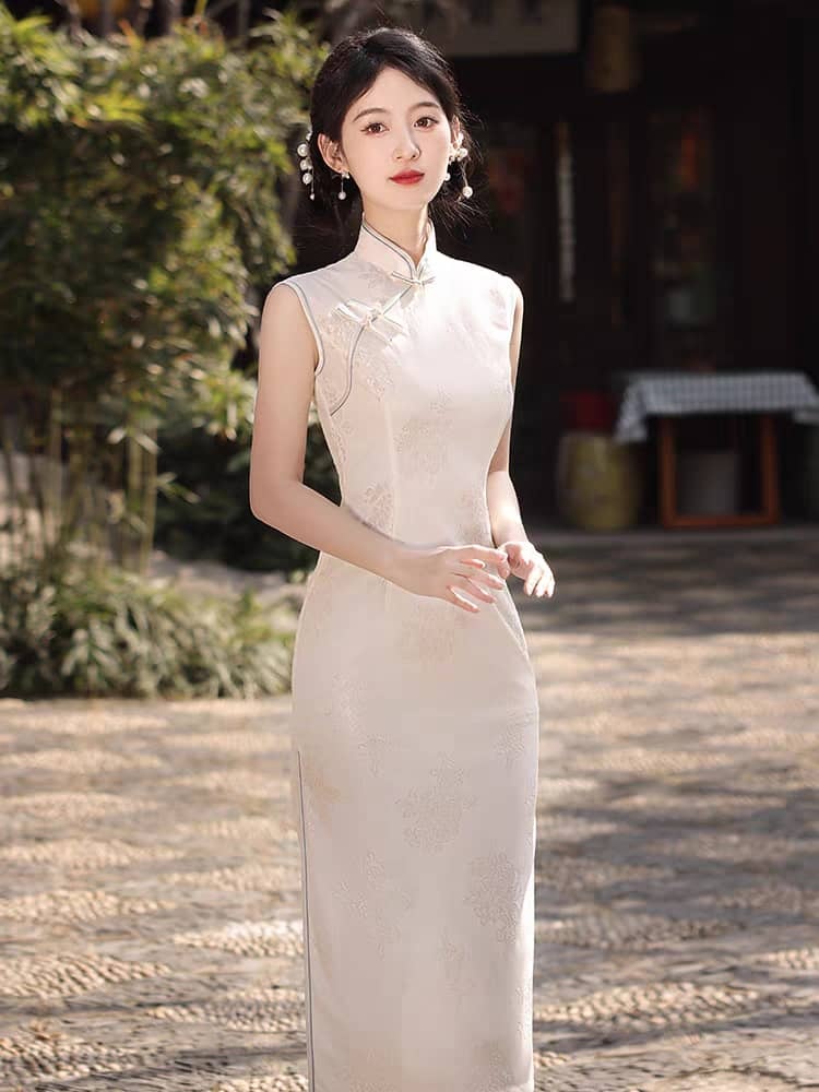 Ya Bing Lacey Cheongsam with Cape-The Black Bow-