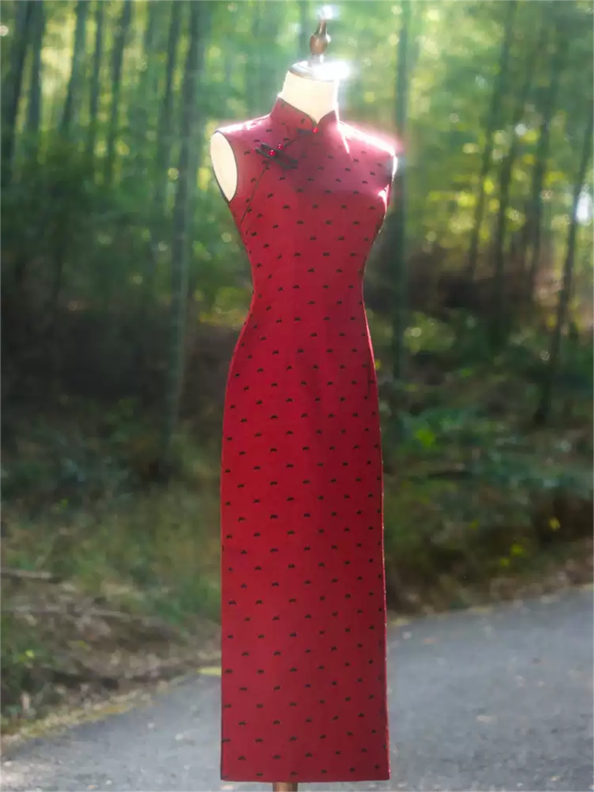 Yun Bin Polka Dot Sleeveless Cheongsam