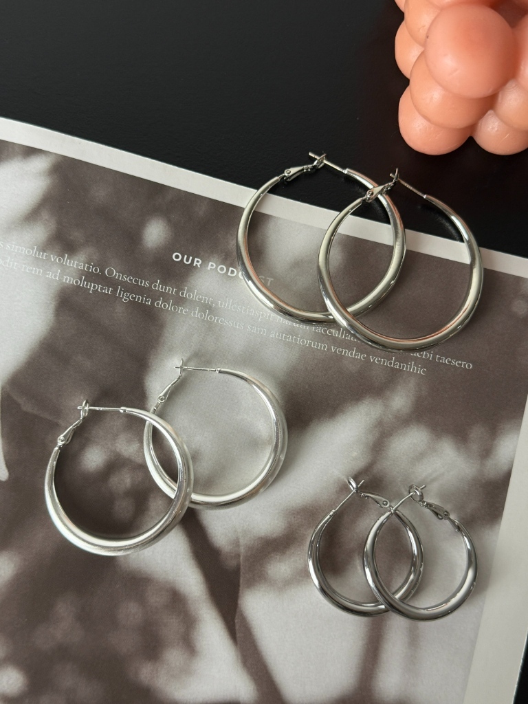 Zoya Shiny Hoop Earrings