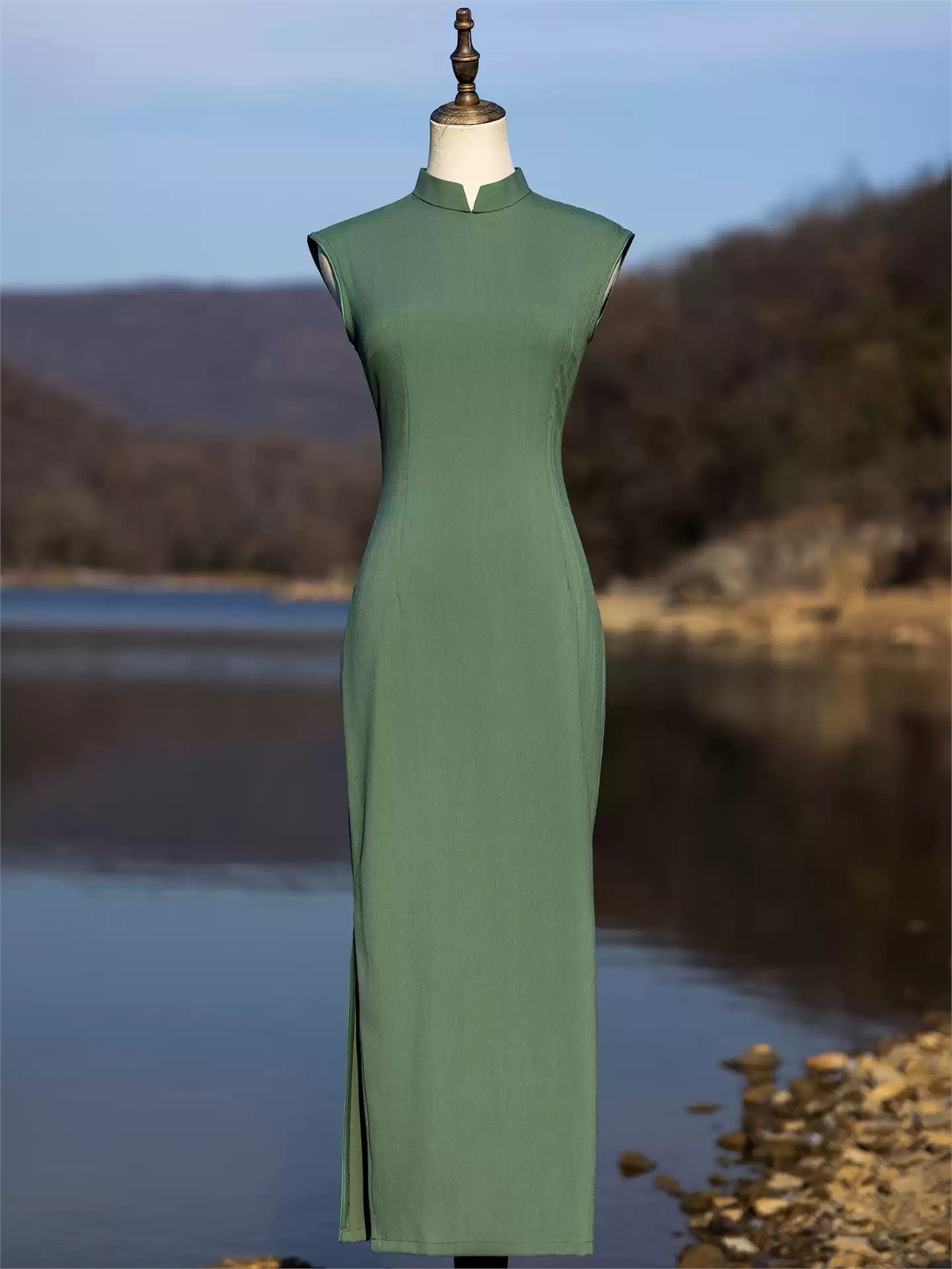 Yun Cheng Sleeveless Cheongsam