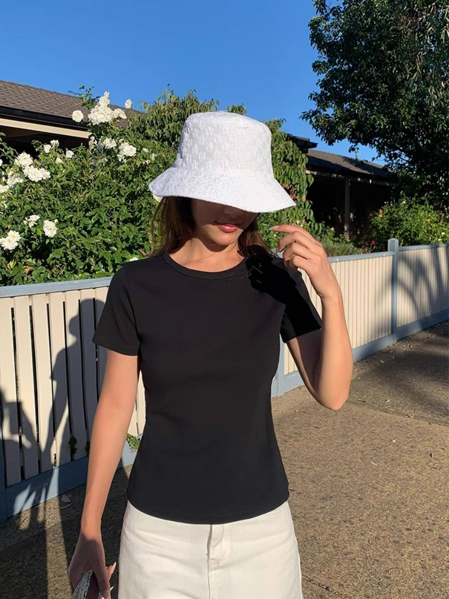 Kira Basic Tee