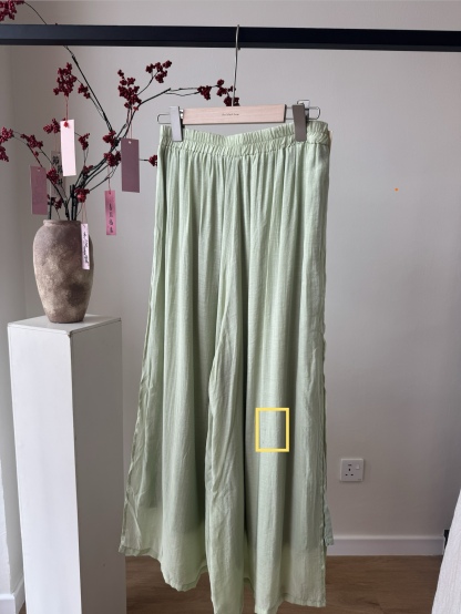 Li Qian Culottes (Discounted-Free size-Minor defect)