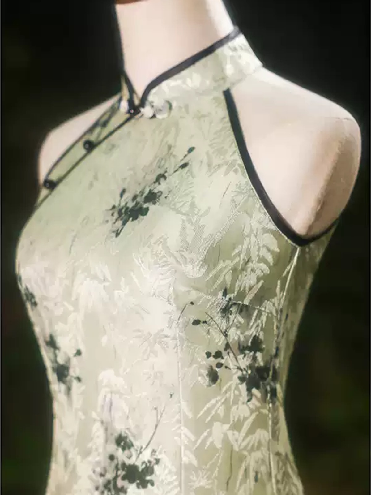 Ya Chan Floral Print Halter Cheongsam