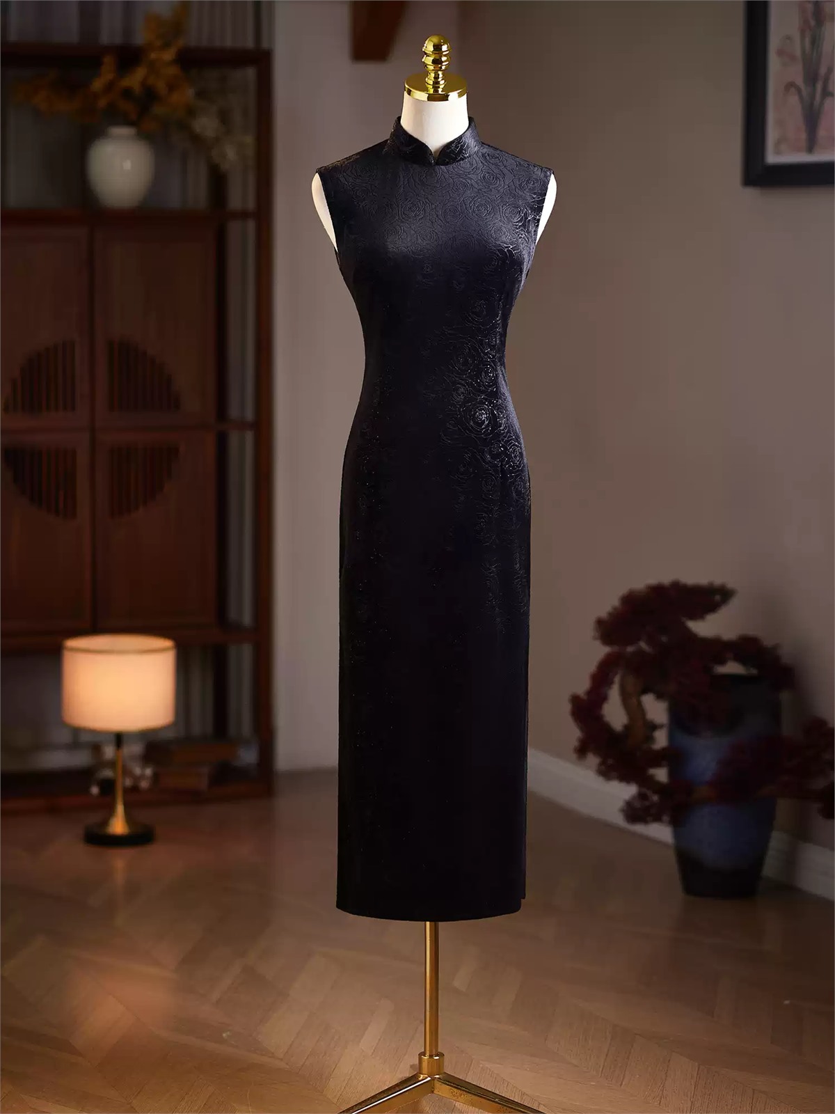 Yun An Floral Jacquard Sleeveless Cheongsam