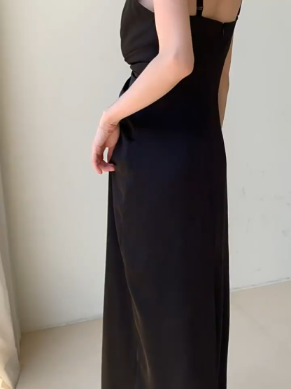 Yuhna V-Neck Maxi Dress