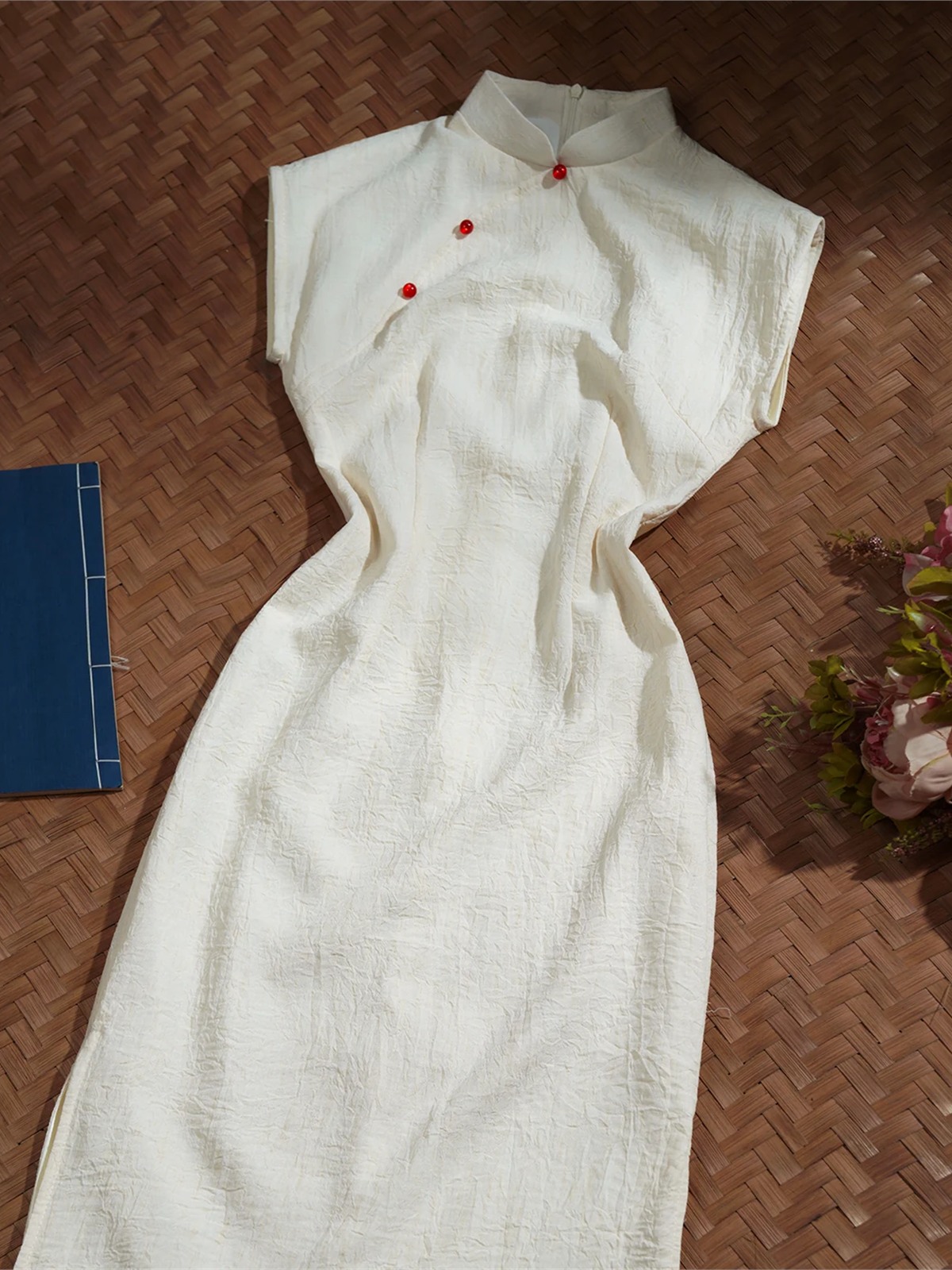 Yun Da Textured Sleeveless Cheongsam