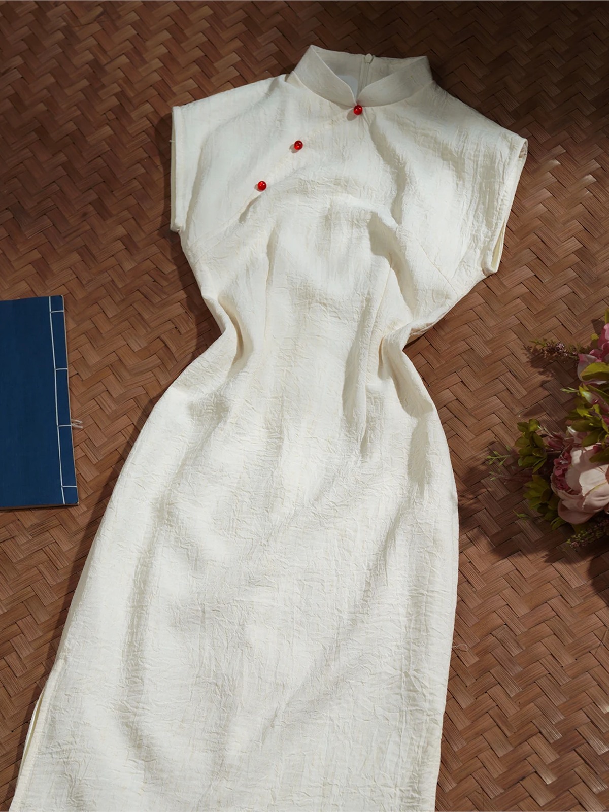 Yun Da Textured Sleeveless Cheongsam