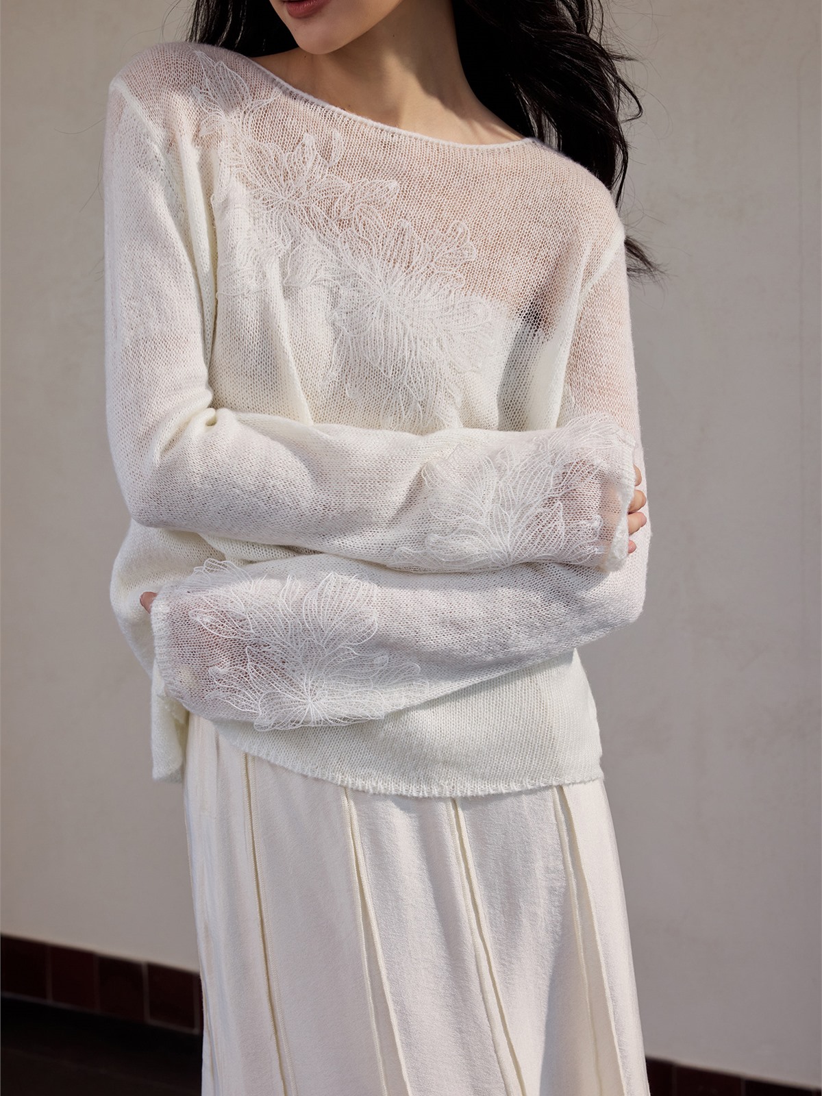 Hera Graceful Floral Sheer-Knit Long-Sleeve Top