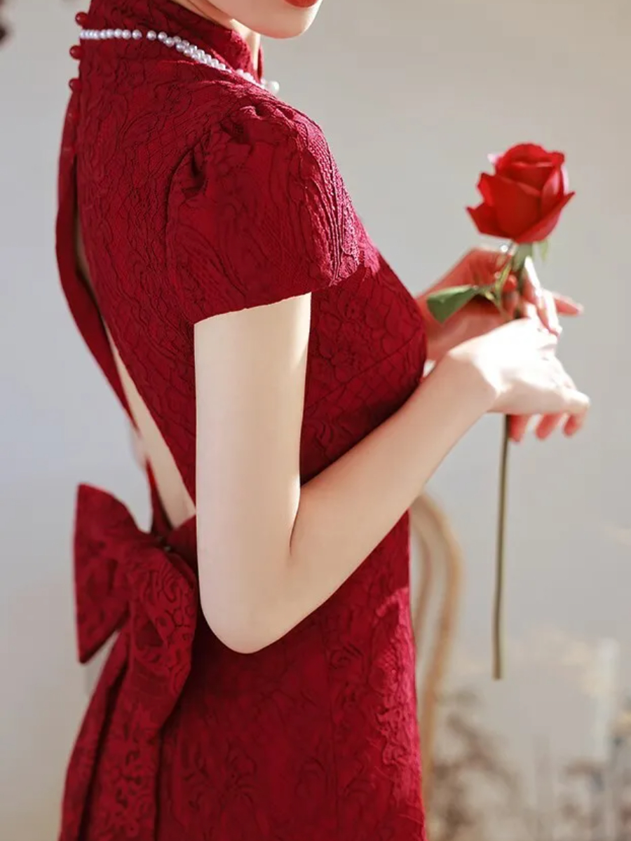 Wan Ru Bare Back Lacey Cheongsam-The Black Bow-