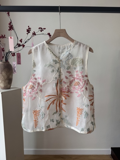 Li Qi Floral Embroided Oriental Vest (Discounted-M size-Minor Defect)