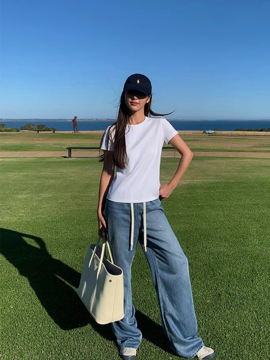 Kira Basic Tee